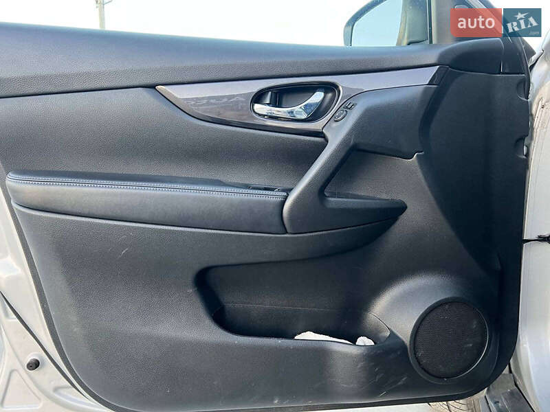 Позашляховик / Кросовер Nissan Rogue 2018 в Львові