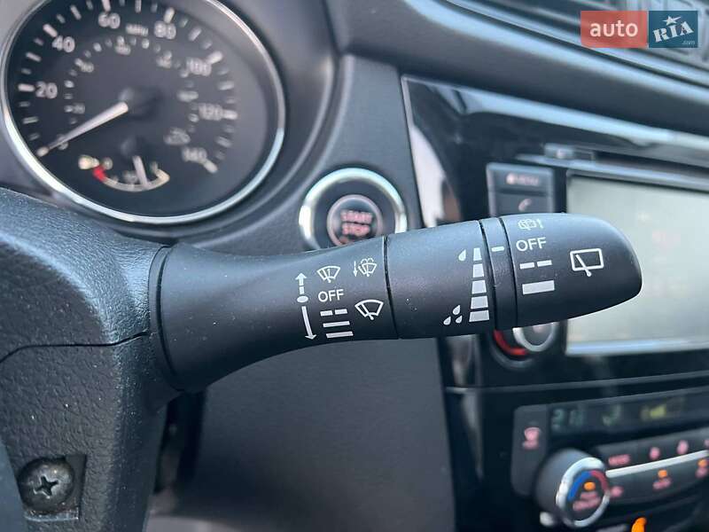 Позашляховик / Кросовер Nissan Rogue 2018 в Львові