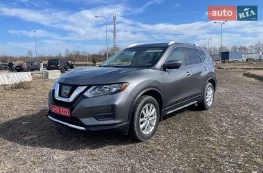 Внедорожник / Кроссовер Nissan Rogue 2017 в Львове