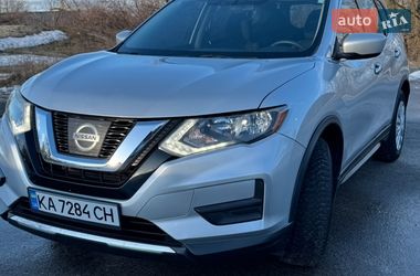 Внедорожник / Кроссовер Nissan Rogue 2017 в Киеве