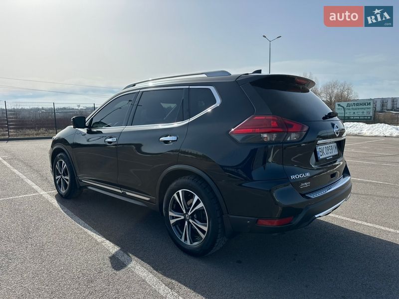 Внедорожник / Кроссовер Nissan Rogue 2017 в Ровно