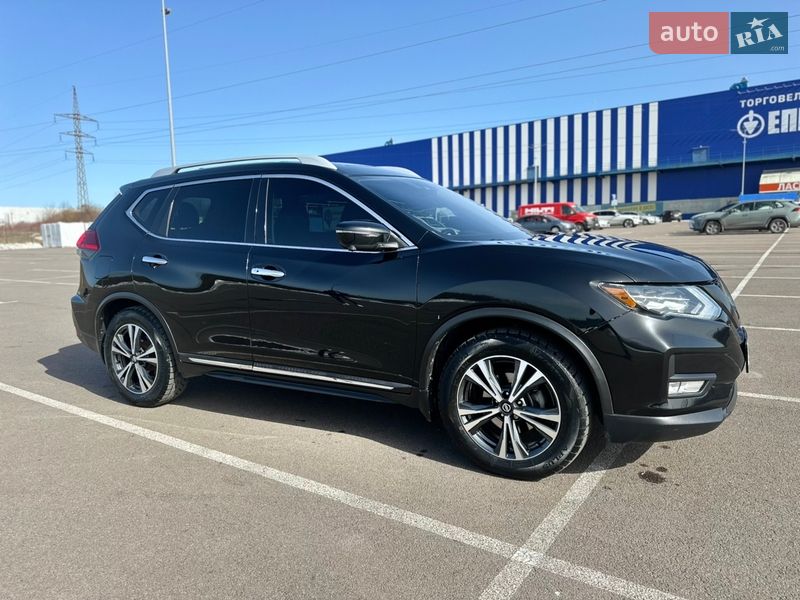Внедорожник / Кроссовер Nissan Rogue 2017 в Ровно