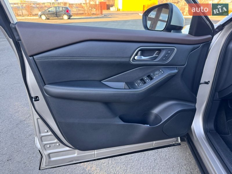 Внедорожник / Кроссовер Nissan Rogue 2021 в Киеве