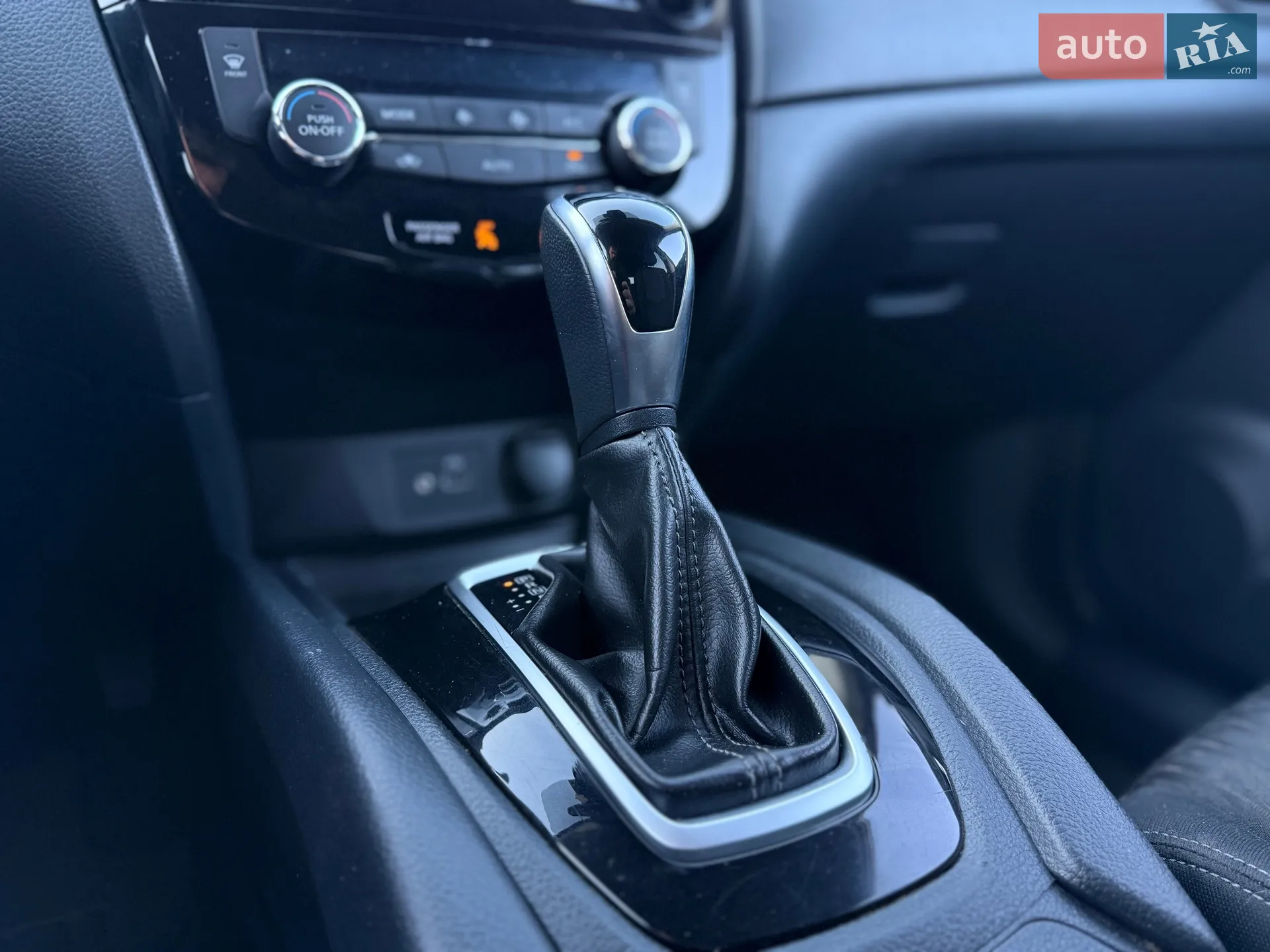 2019 Nissan Rogue - мініатюра 29