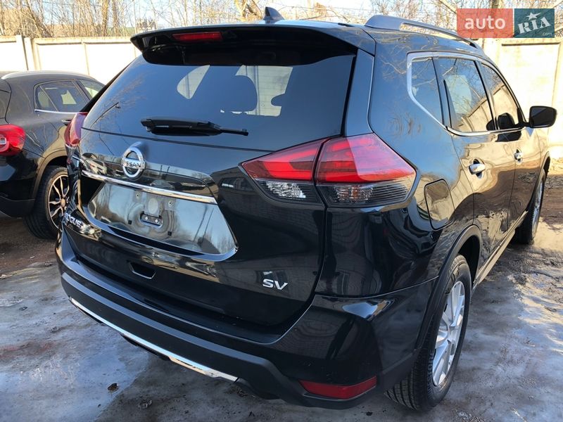 Внедорожник / Кроссовер Nissan Rogue 2017 в Ирпене