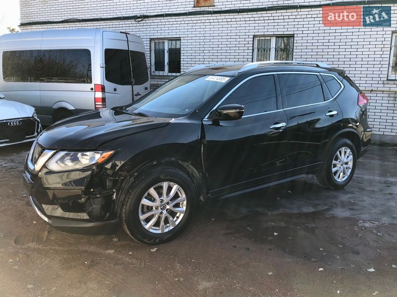 Внедорожник / Кроссовер Nissan Rogue 2017 в Ирпене