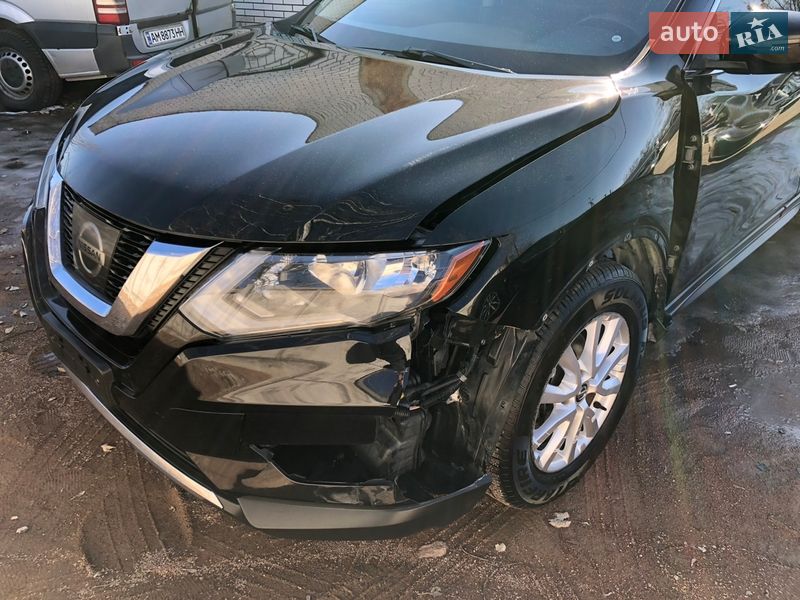 Внедорожник / Кроссовер Nissan Rogue 2017 в Ирпене