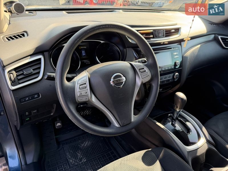 Внедорожник / Кроссовер Nissan Rogue 2016 в Ивано-Франковске