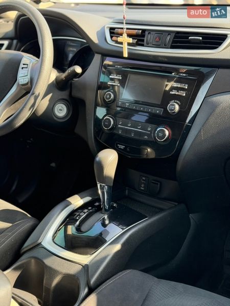 Внедорожник / Кроссовер Nissan Rogue 2016 в Ивано-Франковске