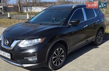 Внедорожник / Кроссовер Nissan Rogue 2016 в Кривом Роге