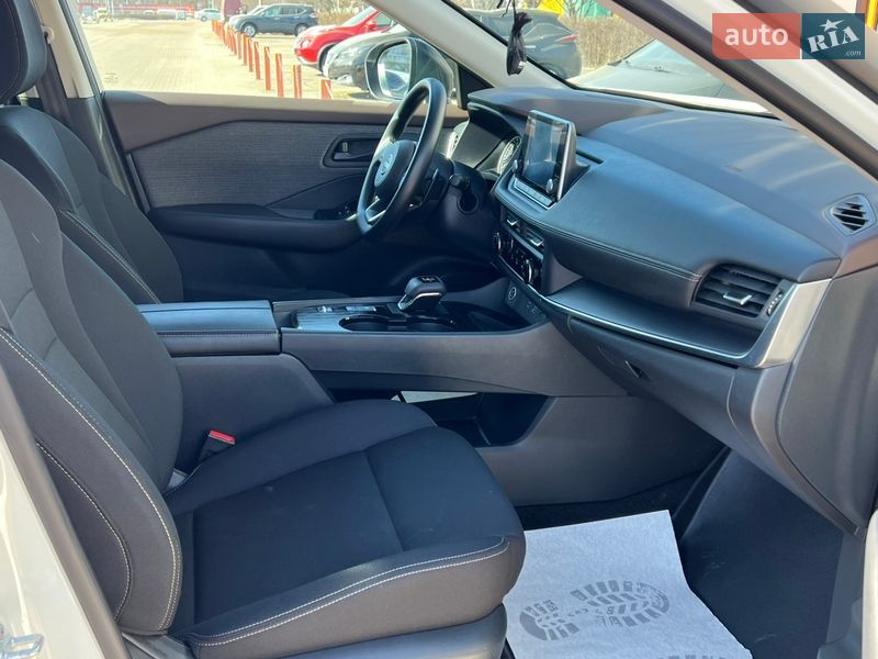 Внедорожник / Кроссовер Nissan Rogue 2023 в Житомире