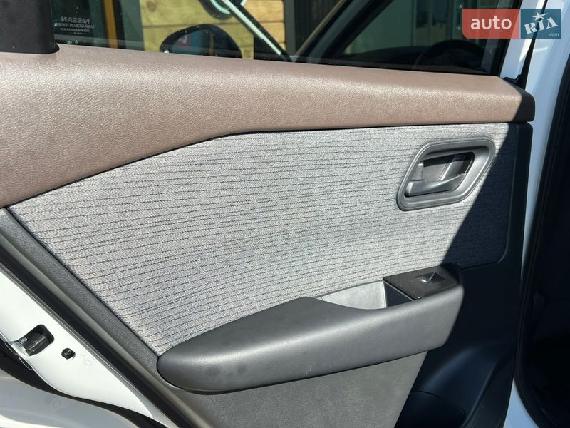 Внедорожник / Кроссовер Nissan Rogue 2023 в Житомире