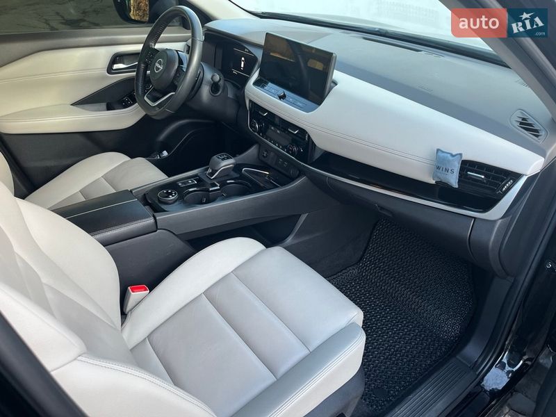 Внедорожник / Кроссовер Nissan Rogue 2024 в Полтаве