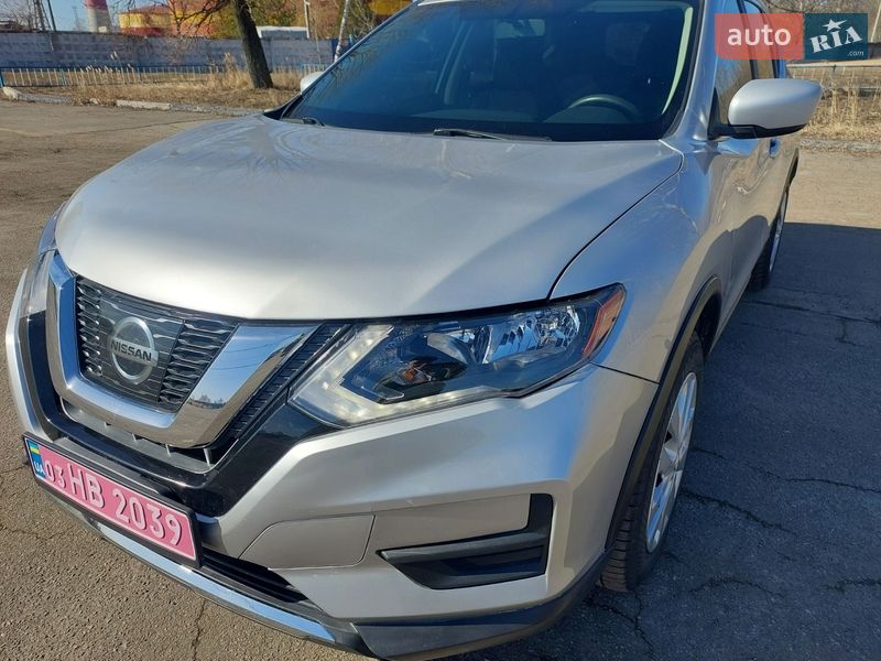 Внедорожник / Кроссовер Nissan Rogue 2017 в Харькове