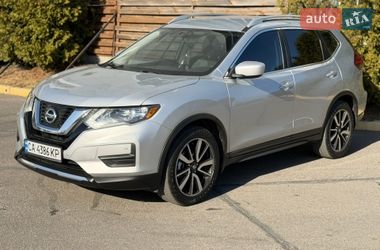 Внедорожник / Кроссовер Nissan Rogue 2017 в Киеве