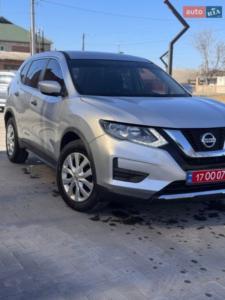 Внедорожник / Кроссовер Nissan Rogue 2017 в Лубнах