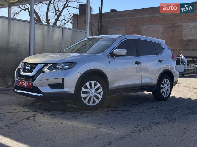 Внедорожник / Кроссовер Nissan Rogue 2017 в Лубнах