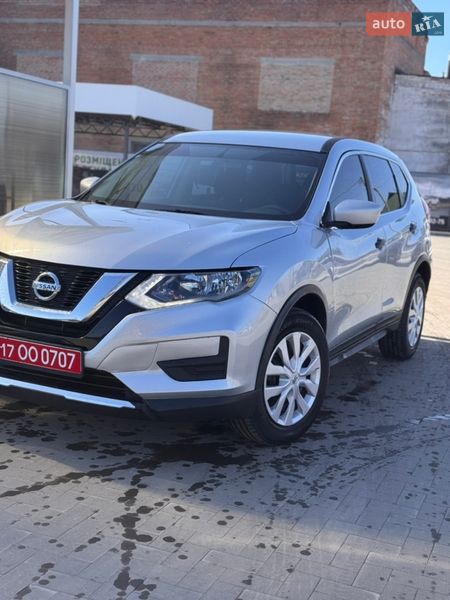 Внедорожник / Кроссовер Nissan Rogue 2017 в Лубнах