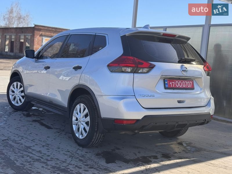 Внедорожник / Кроссовер Nissan Rogue 2017 в Лубнах