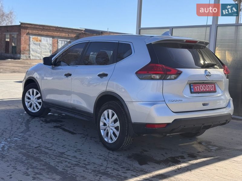 Внедорожник / Кроссовер Nissan Rogue 2017 в Лубнах