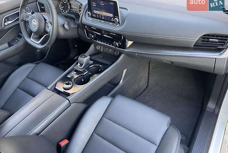 Внедорожник / Кроссовер Nissan Rogue 2021 в Виннице