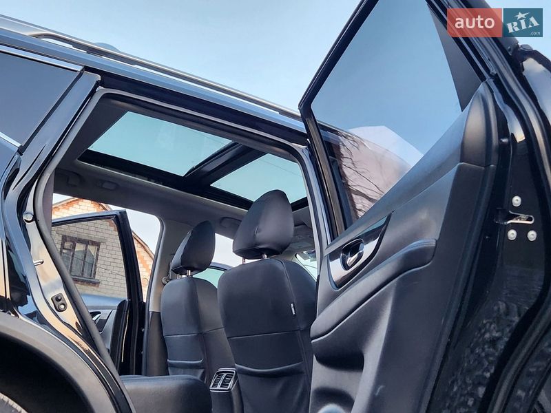 Внедорожник / Кроссовер Nissan Rogue 2019 в Виннице