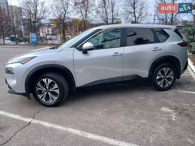 Внедорожник / Кроссовер Nissan Rogue 2023 в Броварах