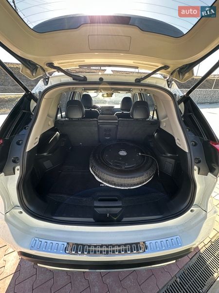 Позашляховик / Кросовер Nissan Rogue 2016 в Ірпені