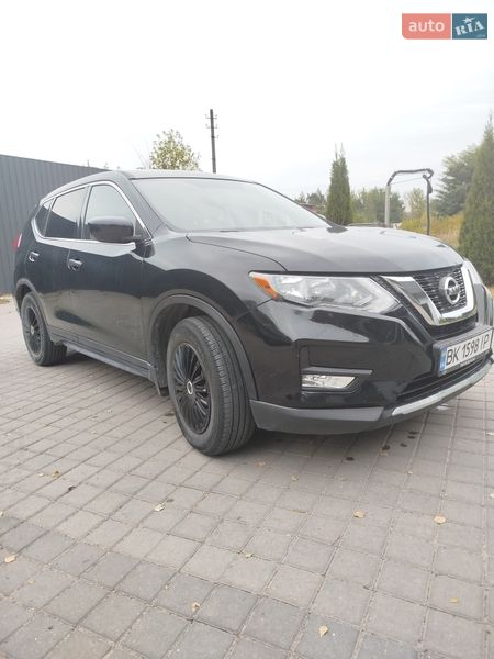 Внедорожник / Кроссовер Nissan Rogue 2017 в Сарнах