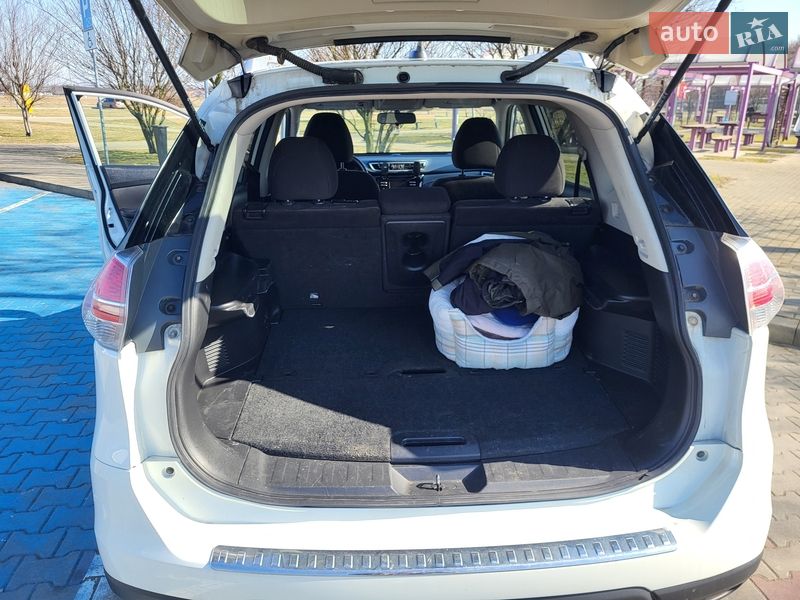 Внедорожник / Кроссовер Nissan Rogue 2015 в Львове