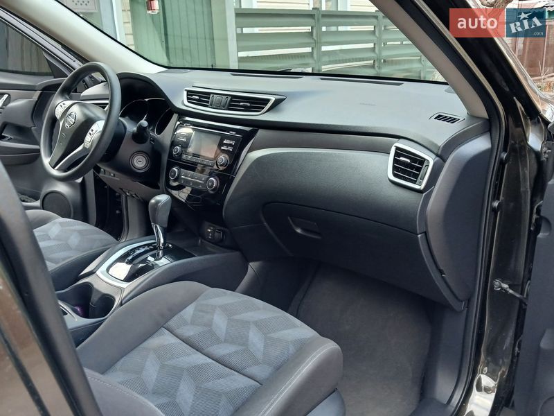 Внедорожник / Кроссовер Nissan Rogue 2016 в Чернигове