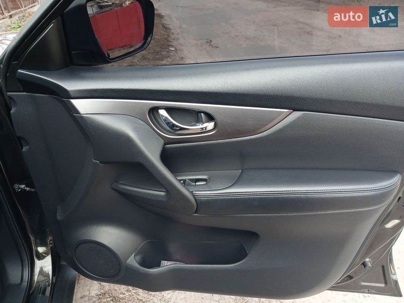 Внедорожник / Кроссовер Nissan Rogue 2016 в Чернигове