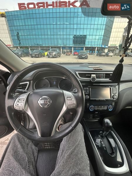 Внедорожник / Кроссовер Nissan Rogue 2016 в Черновцах