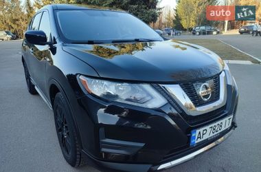 Внедорожник / Кроссовер Nissan Rogue 2017 в Ровно