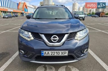 Внедорожник / Кроссовер Nissan Rogue 2016 в Киеве