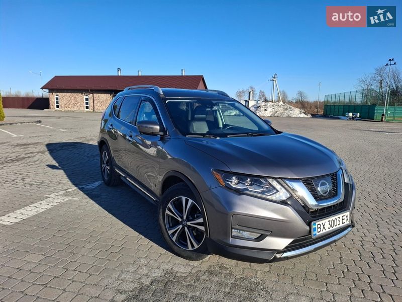 Внедорожник / Кроссовер Nissan Rogue 2016 в Шепетовке