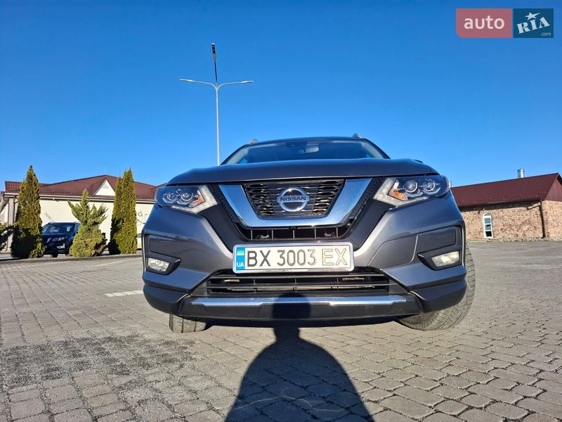 Внедорожник / Кроссовер Nissan Rogue 2016 в Шепетовке