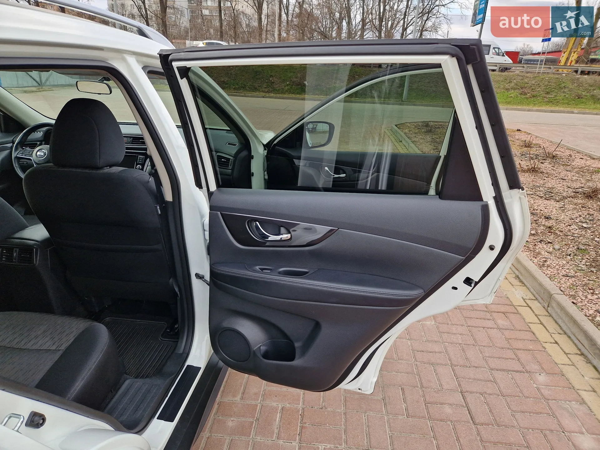 2018 Nissan Rogue - мініатюра 24