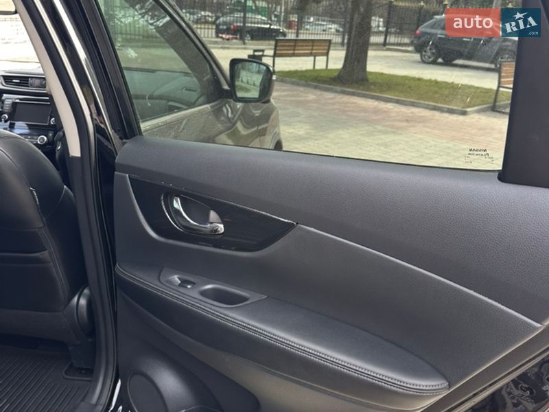 Внедорожник / Кроссовер Nissan Rogue 2018 в Ровно