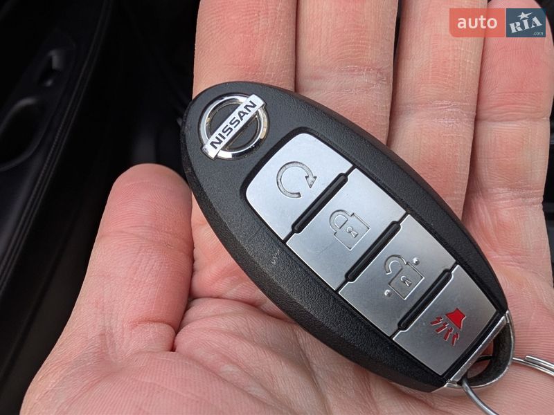 Внедорожник / Кроссовер Nissan Rogue 2017 в Днепре