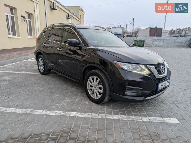 Внедорожник / Кроссовер Nissan Rogue 2017 в Днепре