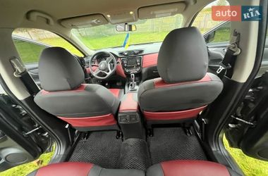 Позашляховик / Кросовер Nissan Rogue 2017 в Рава-Руській