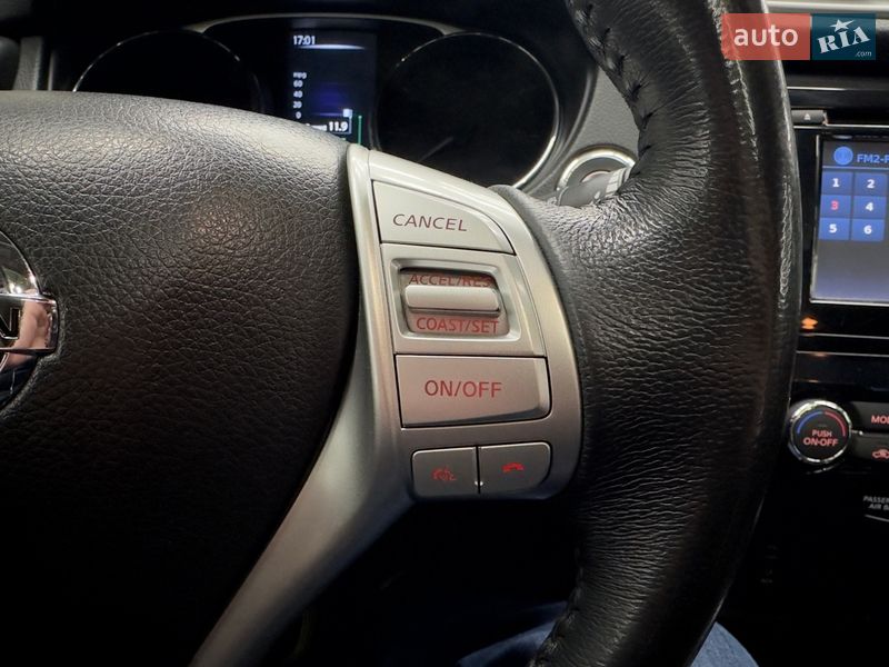 Позашляховик / Кросовер Nissan Rogue 2015 в Харкові