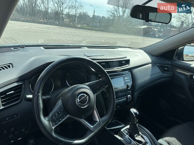 Внедорожник / Кроссовер Nissan Rogue 2017 в Харькове