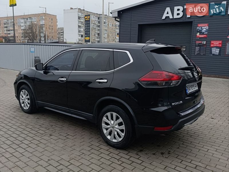 Позашляховик / Кросовер Nissan Rogue 2018 в Олександрії