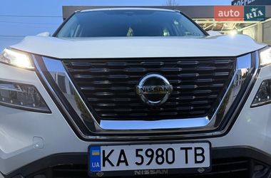 Внедорожник / Кроссовер Nissan Rogue 2023 в Киеве