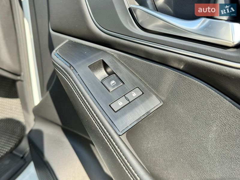 Позашляховик / Кросовер Nissan Rogue 2021 в Києві