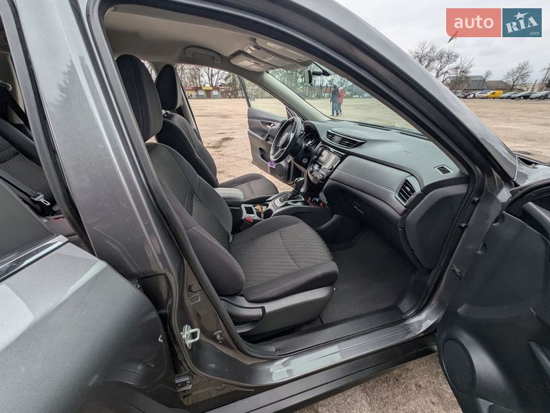 Внедорожник / Кроссовер Nissan Rogue 2019 в Новой Водолаге