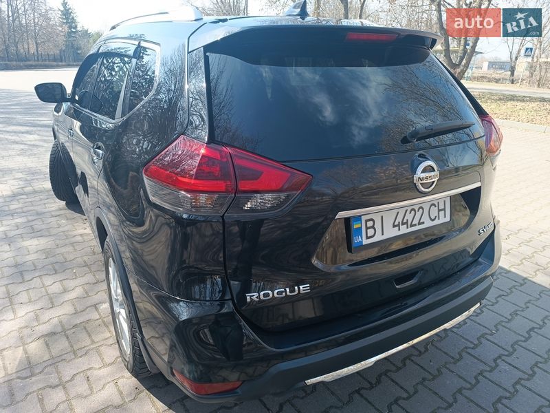 Внедорожник / Кроссовер Nissan Rogue 2017 в Миргороде