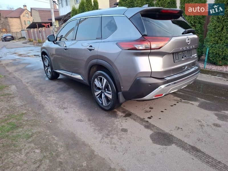 Внедорожник / Кроссовер Nissan Rogue 2023 в Киеве